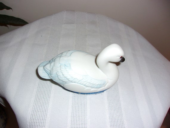 Vintage Handpainted Ceramic Swan Brush - image 3