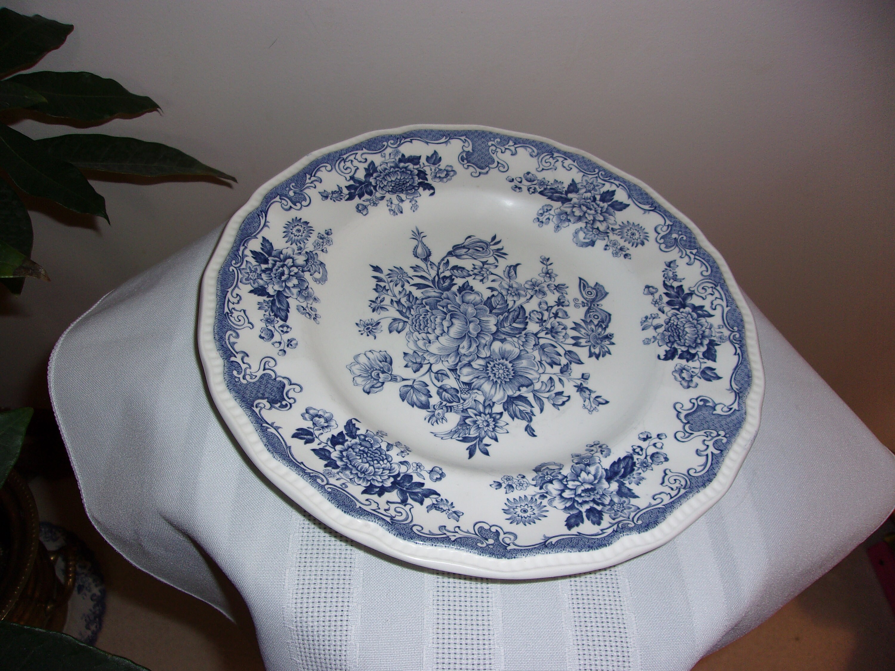Vintage Kensington Ironstone Balmoral 1801 Large Plate Etsy