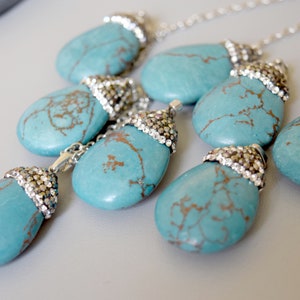 Türkis Halskette, Edelstein Halskette, Boho Schmuck, Türkis Schmuck, Kristall Halskette, Birthstone Halskette, Charm Halskette, Türkis Anhänger
