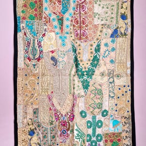 Grande tenture murale artisanale de 100 x 150 cm. maison vintage de style indien