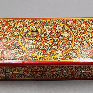 Kashmiri papier mache. Hand-painted lacquered paper box image 3