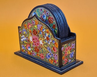 Boîte en papier mâché peinte à la main avec motif floral - France Boîte en papier mâché peinte à la main avec motif floral - France
