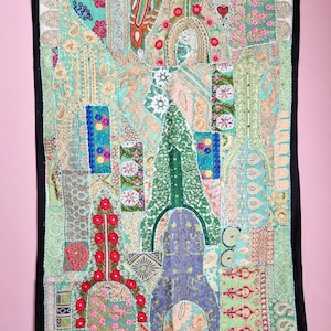 Vintage sari wall hanging 100x150cm. Indian home deco.