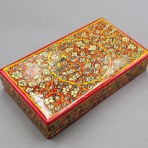 Kashmiri papier mache. Hand-painted lacquered paper box image 2