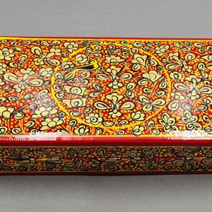 Kashmiri papier mache. Hand-painted lacquered paper box image 4