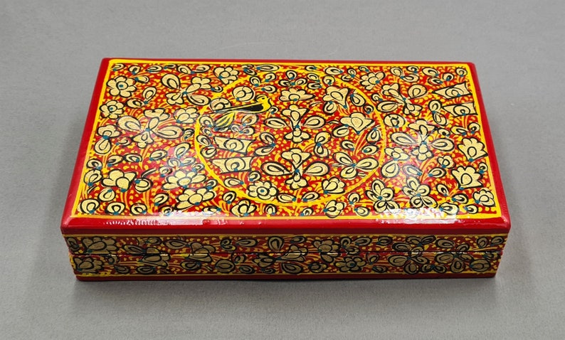 Kashmiri papier mache. Hand-painted lacquered paper box image 4