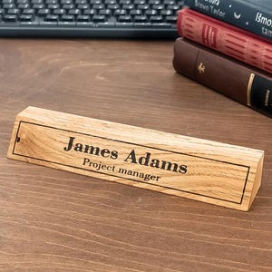 Placa de madera para escritorio: letrero de roble personalizado para oficina, ideal para decorar el escritorio del hogar y el espacio de trabajo profesional.