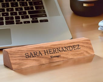 Placa de Nome Personalizada para Secretária – Presente Masculino, Acessório de Escritório em Madeira, Placa de Madeira com Nome Gravado