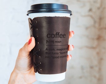 Housse de tasse à café en cuir personnalisée | Pochette café personnalisée pour amateur de café | Housse de tasse à café en cuir pour cadeau d'anniversaire