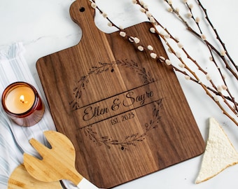 Tabla de cortar de nogal personalizada, tabla de embutidos grabada, regalo de boda o aniversario para pareja, regalo de inauguración de la casa, fecha estimada