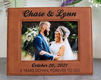 Personalized 3rd Anniversary Gift Leather Photo Frame - Customizable Leather Picture Frame Wedding Gift - Wedding Anniversary Gift for Him