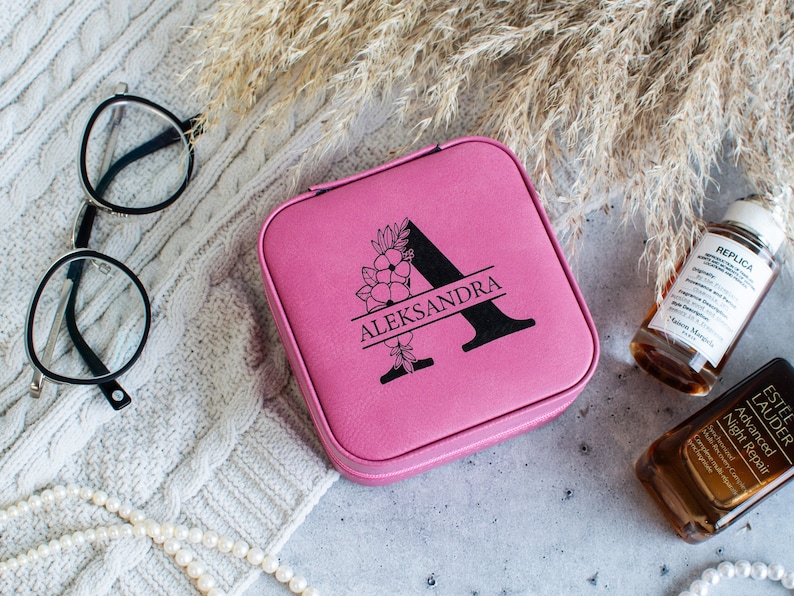 Custom Jewelry Box | Personalized Leather Jewelry Box, Small Earring Organizer, Wedding Gift for Bride, Bridesmaid Gift, Christmas Gifts bild 6