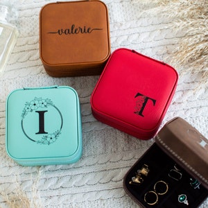 Custom Jewelry Box | Personalized Leather Jewelry Box, Small Earring Organizer, Wedding Gift for Bride, Bridesmaid Gift, Christmas Gifts bild 9
