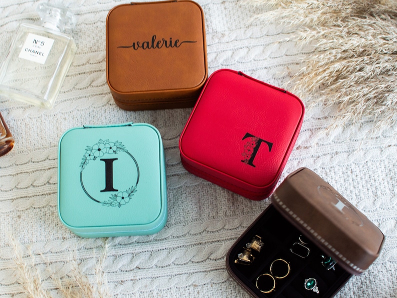 Custom Jewelry Box | Personalized Leather Jewelry Box, Small Earring Organizer, Wedding Gift for Bride, Bridesmaid Gift, Christmas Gifts bild 9