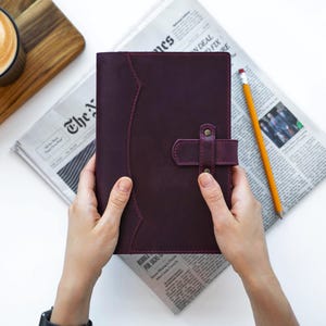 Cuaderno de cuero personalizado / Diario recargable para planificar y alcanzar objetivos diarios / Diario de cuero grabado a mano A5 Purple