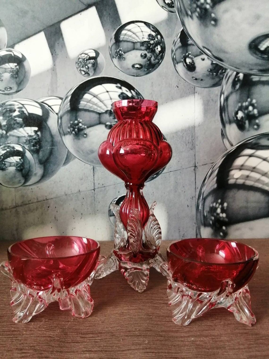 Vase en verre à pieds clairs rouge rubis et petits bols de Etsy