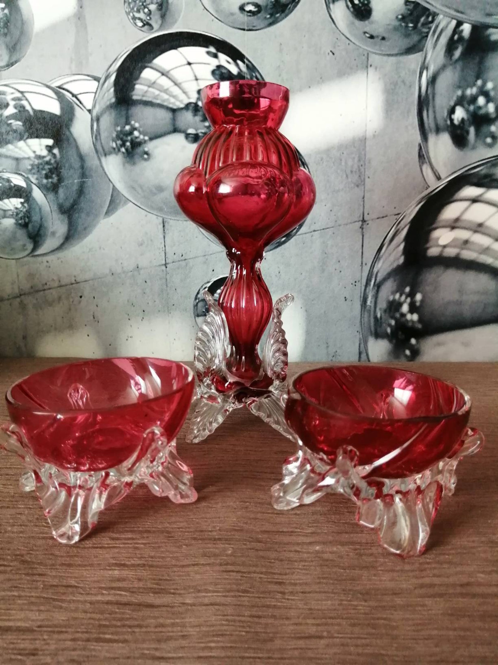 Vase en verre à pieds clairs rouge rubis et petits bols de Etsy