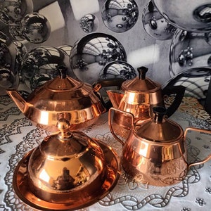 Hubert 50 Cup Hammered Copper Finish Coffee Urn - 11 inchDia x 23 1/2 inchh, Bronze