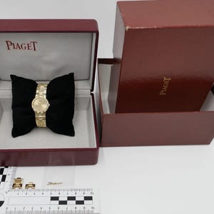 Piaget Dancer quartz ladies&#39; watch with diamonds 750/18K Lady Ø 23.4 mm Ref. 80564K81