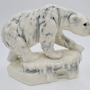 Large old polar bear on base model no. 36096 crackle porcelain