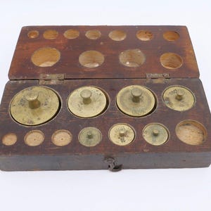 old brass weight set wooden box apothecary weights calibration stamp 5-200 g