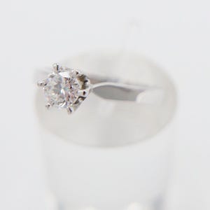 Solitaire diamond white gold ladies&#39; ring 0.37 ct 585 14K size 54 VVS / TW