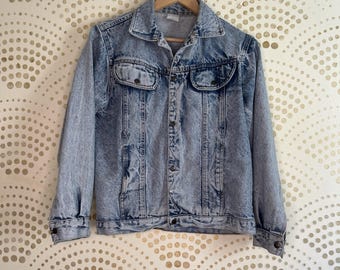 Vintage 80s SMALL Aspen Sport Lightwash Denim Trucker Distressed Jacket