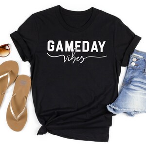 Camiseta das impressões de Gameday | Camiseta esportiva | Camiseta da mãe dos esportes | Mamã e mim camiseta de &lt;br&gt; Entrega Rápida? T dos esportes da queda | Várias cores de impressão