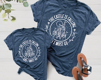 The Castle Is Calling and I Must Go Tee / Castle Tee / Family Vacation Tee / Vari colori di stampa