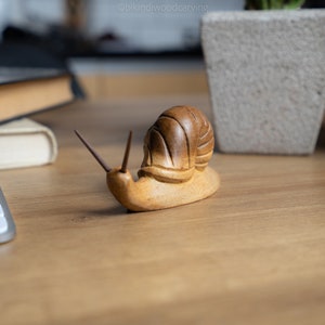 Snail Wooden Carving 2 Inch / 5 cm , Snail Statue, Snail Decoration, Room Decor, House Decor, Birthday Gift, Gift for Kid, Ornament image 3