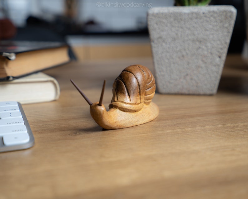 Snail Wooden Carving 2 Inch / 5 cm , Snail Statue, Snail Decoration, Room Decor, House Decor, Birthday Gift, Gift for Kid, Ornament image 3