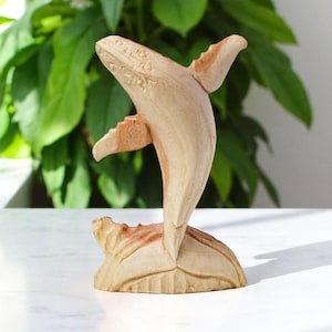 Ballena de madera de 20 cm, regalo hecho a mano, talla de madera, ballena de madera, talla de ballena