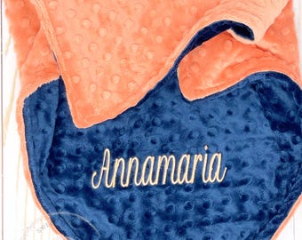Manta de bebé personalizada de Minky / Nombre bordado, colores personalizados