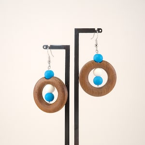 Pair of natural dangle Earrings made of Iroko wood, finished with natural clear wax - combined with colored beads, women&#39;s wooden A041-1