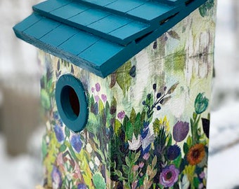 Birdhouse with Wildflowers, Bottom Opens