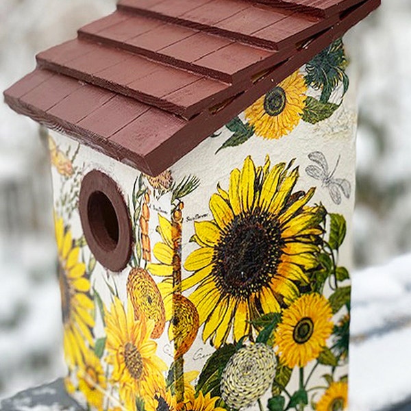 Birdhouse: Sunny Sunflower (with bottom drawer to clean)