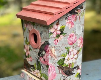 Birdhouse ( with bottom drawer open for cleaning): English Rose Garden