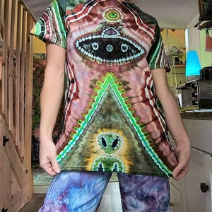 CUSTOM Alien UFO Tie Dye | Personalized your colors | BWagnuka
