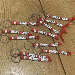 Llavero con letras, letras en forma de cubo, llavero con nombre, buscador de llaves, accesorios para la vuelta al cole, llavero de regalo, rellenos de medias