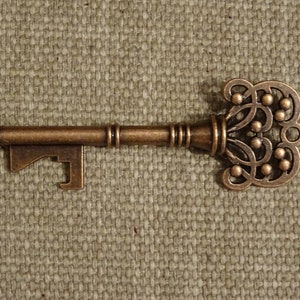 Key, Bronze,Santa&#39;s Magic Key, 21st, Wedding, Christmas Key, New Home , Gift , Antique Key, Engagement, good luck, bottle opener