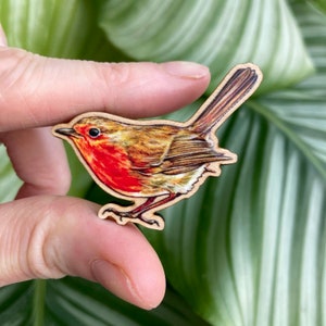 Robin Bird Mini Wooden Pin Badge Brooch 40mm