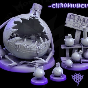 Può includere: Una creatura grigia, rotta, scheletrica, a forma di bottiglia con un cartello che recita "HAND OF", circondata da creature più piccole a forma di bottiglia.