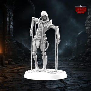 Può includere: Una statuetta bianca di una figura incappucciata, in posa con delle corde, in piedi su una base circolare. La figura è vestita con un'armatura e abiti dettagliati, con corde attaccate alle mani. Lo sfondo è un ambiente oscuro a tema fantasy.