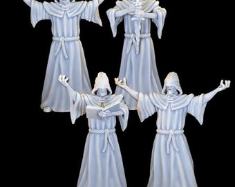 Cultist-miniatuurset op tafel voor Dungeons and Dragons-tablet-RPG