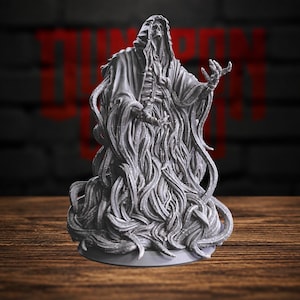 Peut inclure: Une figurine miniature grise non peinte représentant un personnage squelettique portant une robe à capuche. Le personnage a un visage en forme de crâne et de longs appendices fluides semblables à des tentacules à la base de la robe.