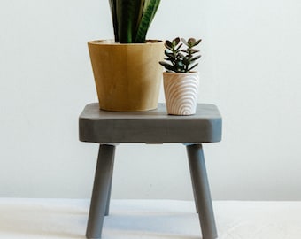 Plant Pot Stand - Grey