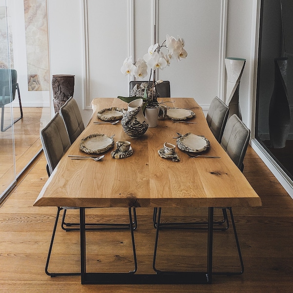 Solid wood table Bile wild oak with tree edge | Dining table Bile rustic solid | Different colors possible | Table runners (U-light)