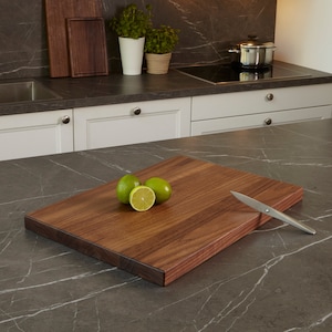 Cutting board made of wood (walnut) without sap groove - various sizes