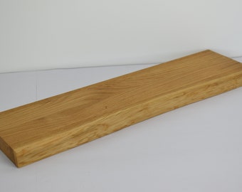 Mensola da parete in rovere, 55 x 14 x 3 cm, bordo albero, oliato naturalmente - mensola da parete in legno massiccio senza supporto visibile