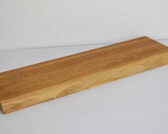 Mensola da parete in rovere, 55 x 15 x 2,6 cm, bordo ad albero, oliato naturalmente - mensola da parete in legno massiccio senza supporto visibile